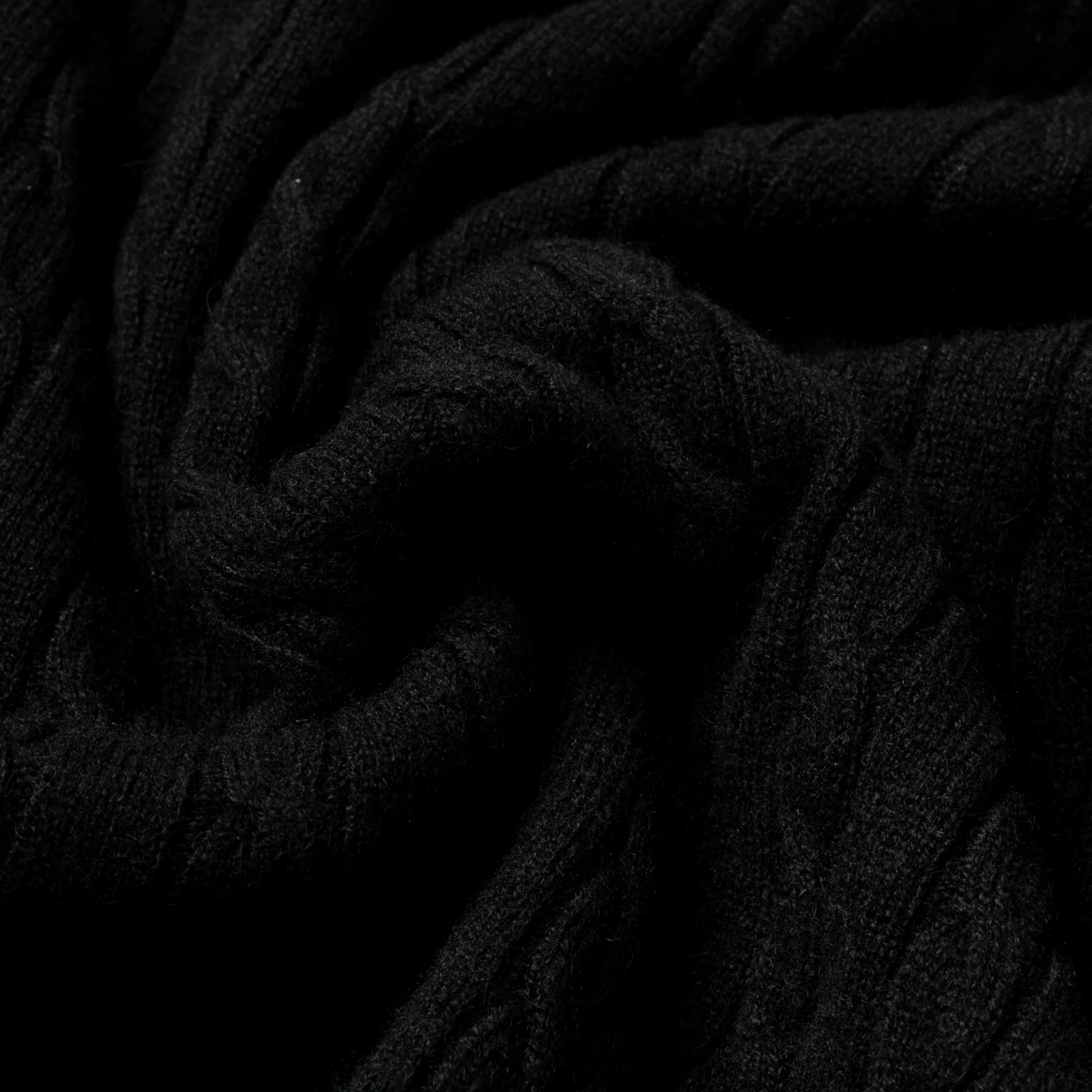 Cashmere Cable-Knit Crewneck Black - Image 5